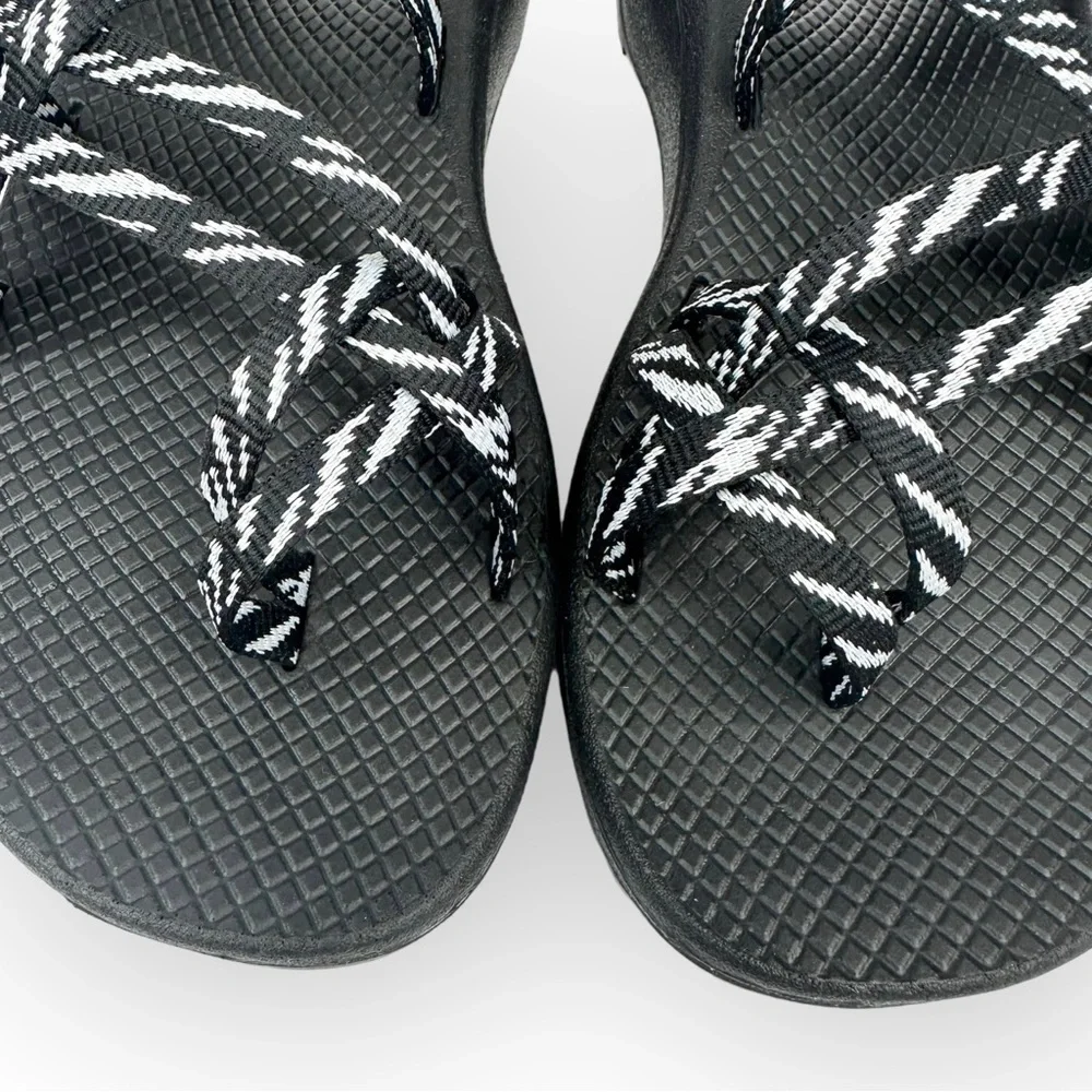 NWT Chaco ZCLOUD X2 black white sandals comfort strappy crisscross toe loop sz 9 - Picture 5 of 13